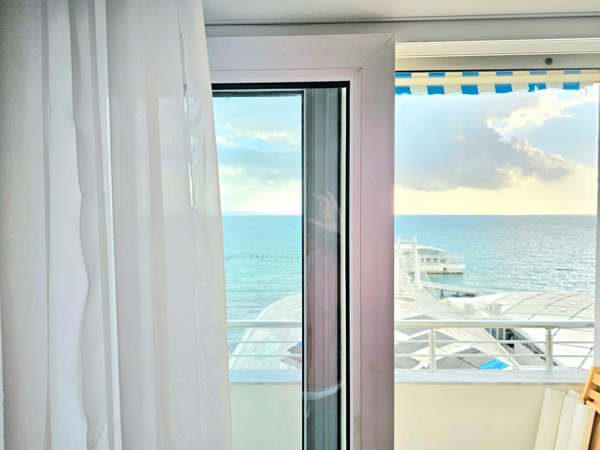Premium , Marina , Center , Beachfront Durres Exterior photo